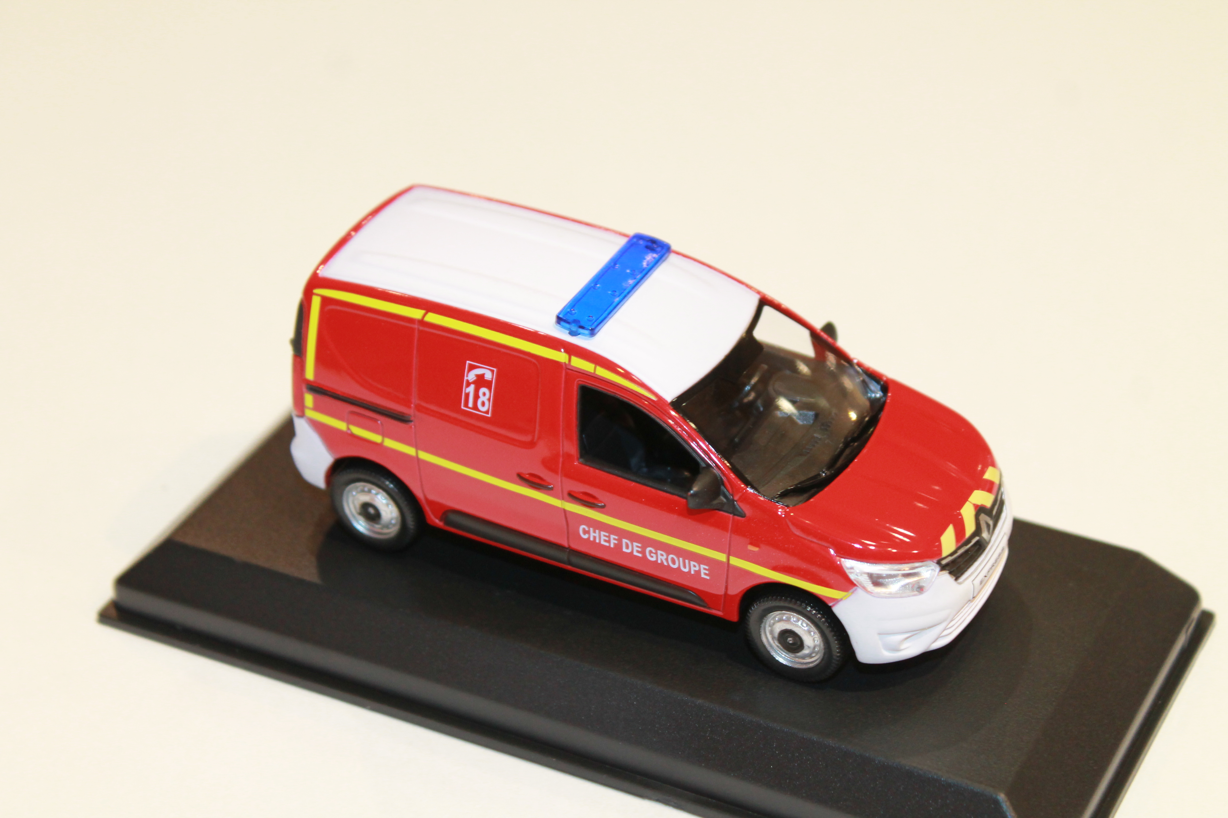 RENAULT EXPRESS POMPIER CHEF DE GROUPE 2021 NOREV 1/43°