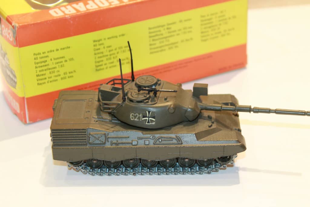 CHAR LEOPARD 1965 SOLIDO 1/50°