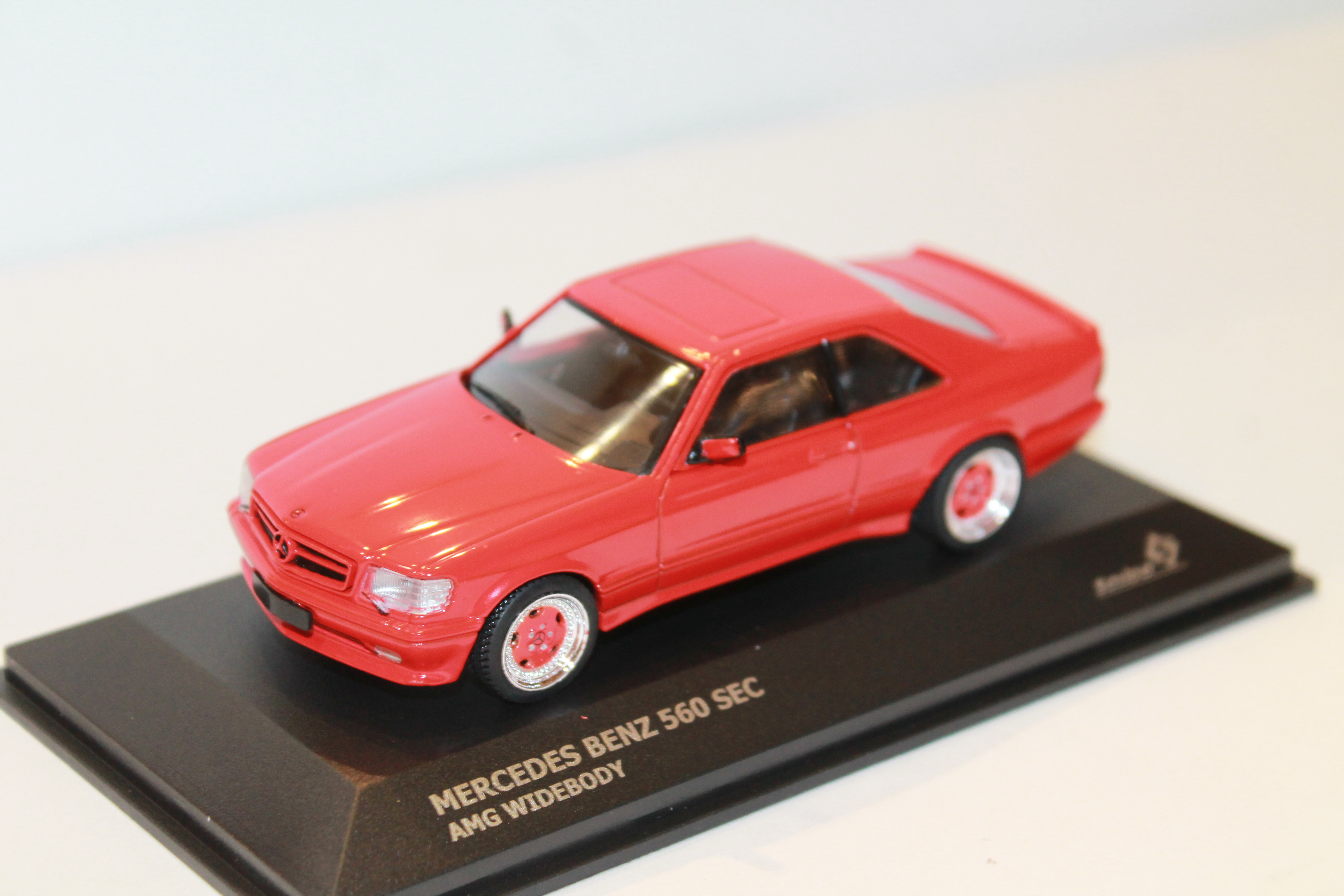 MERCEDES BENZ 560 SEC AMG WIDEBODY ROUGE 1986 SOLIDO 1/43°