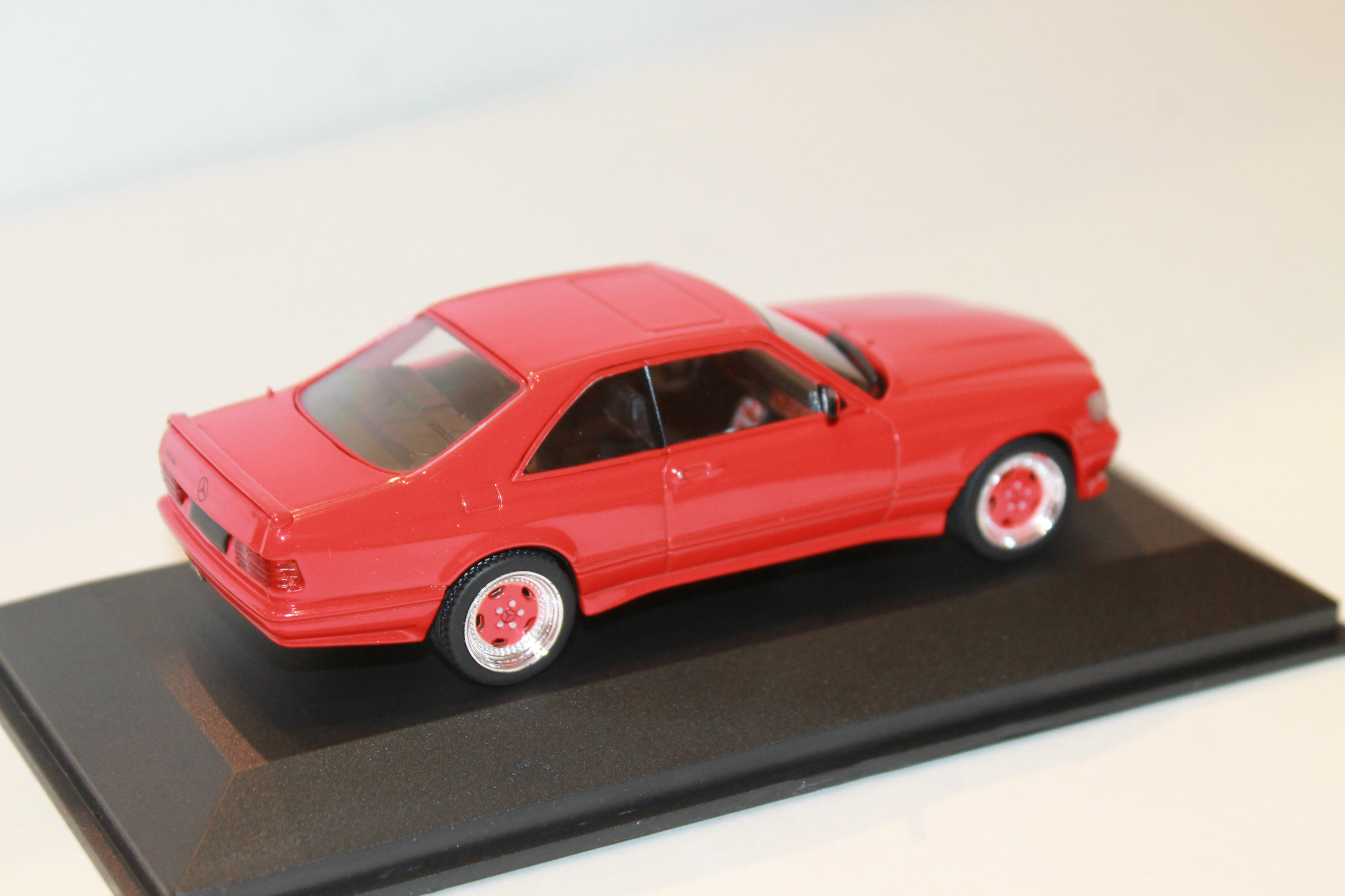 MERCEDES BENZ 560 SEC AMG WIDEBODY ROUGE 1986 SOLIDO 1/43°