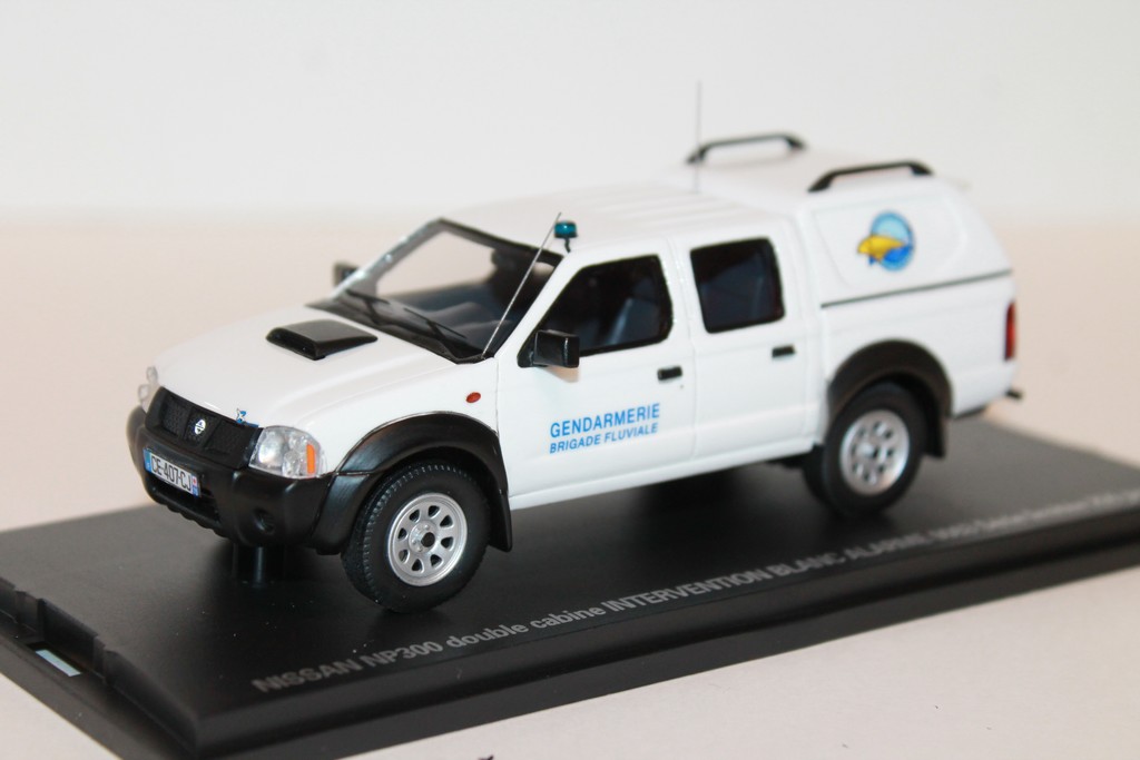 NISSAN NP300 GENDARMERIE BRIGADE FLUVIALE