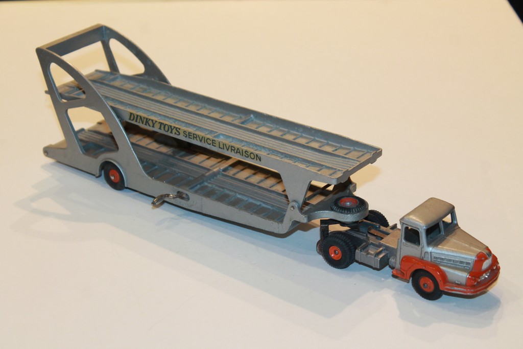 TRACTEUR UNIC ET SEMI-REMORQUE PORTE-VOITURES BOILOT DINKY TOYS 1/43°