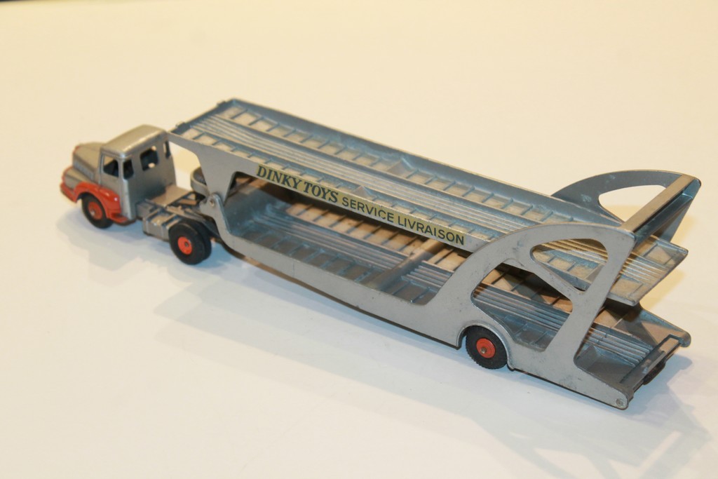 TRACTEUR UNIC ET SEMI-REMORQUE PORTE-VOITURES BOILOT DINKY TOYS 1/43°