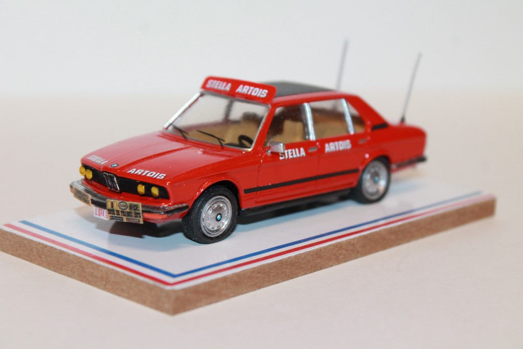 BMW 520 STELLA ARTOIS COMMISSAIRES INTERNATIONAUX TDF 1973 AUTORECLAME 1/43°