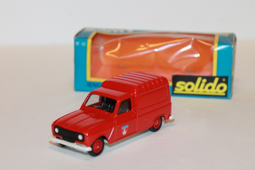 RENAULT 4 POMPIER SOLIDO 1/43°