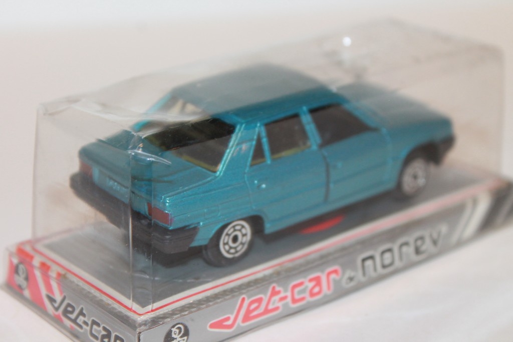 RENAULT 9