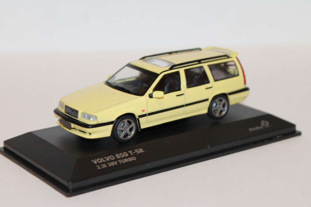 VOLVO 850 T-5R 1998 YELLOW SOLIDO 1/43°