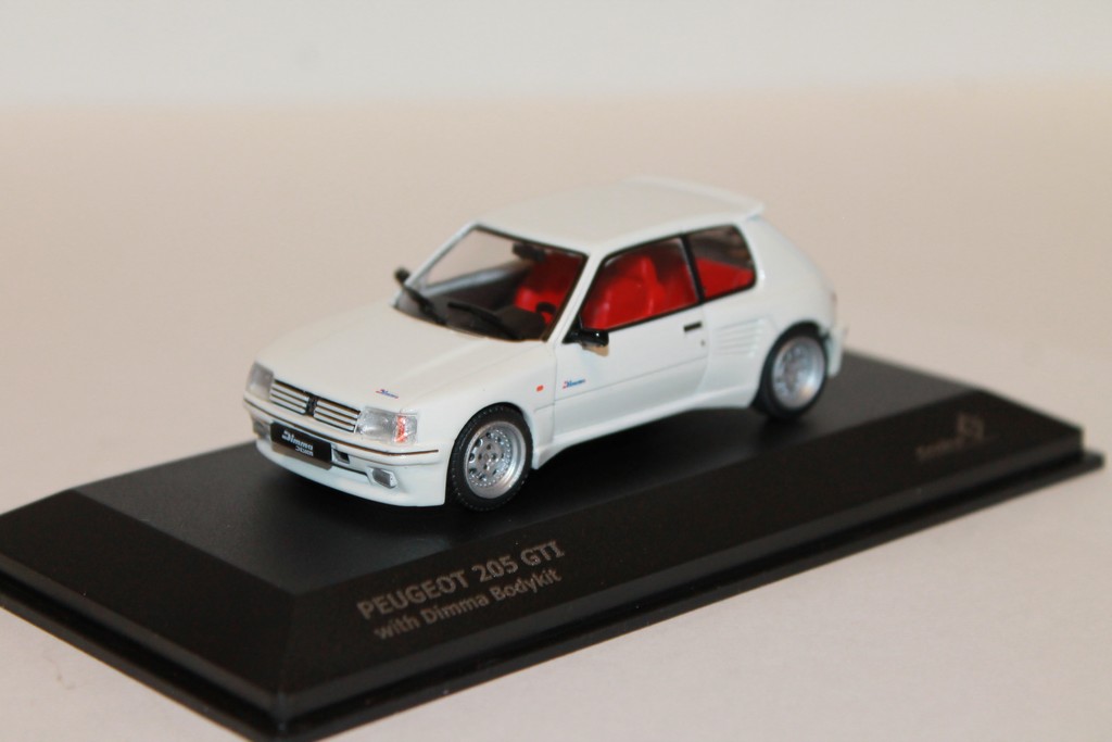 PEUGEOT 205 GTI