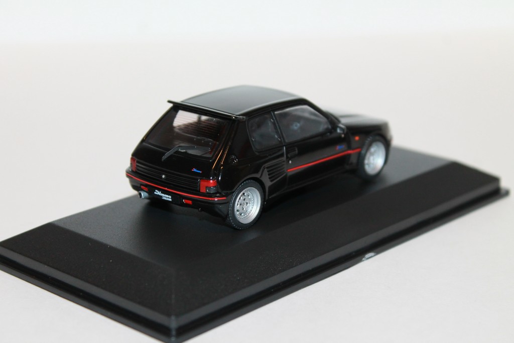PEUGEOT 205 GTI