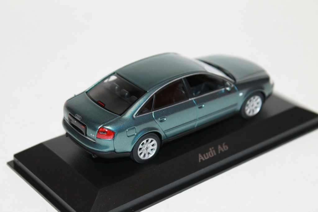 AUDI A6 1997 VERT METAL MAXICHAMPS 1/43°