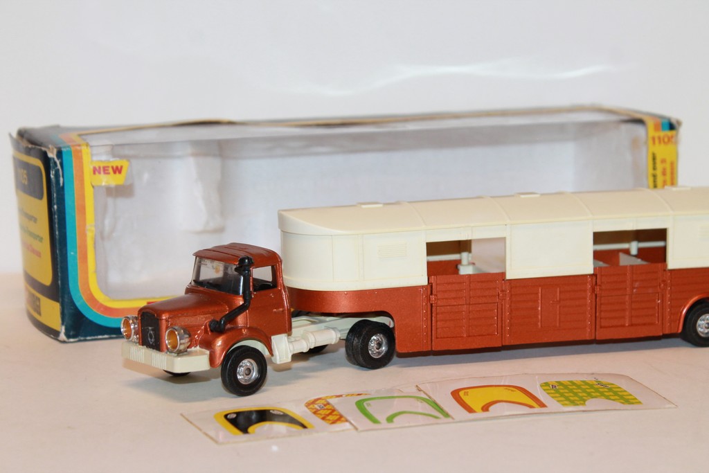 BERLIET TLM TRANSPORT DE CHEVAUX CORGI 1/43°