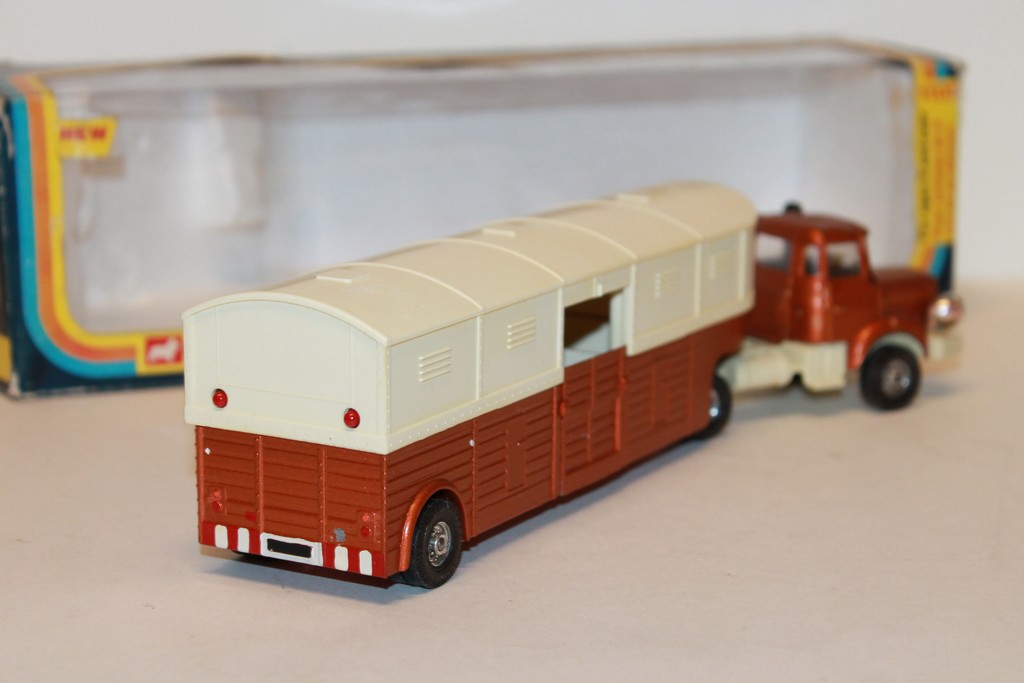 BERLIET TLM TRANSPORT DE CHEVAUX CORGI 1/43°