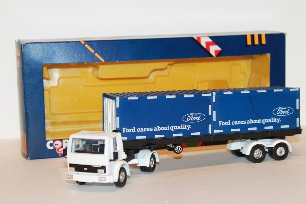 CAMION FORD ARTIC BLEU ET BLANC CORGI 1/43°