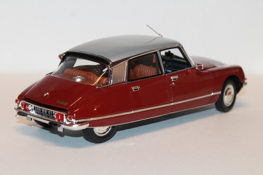 CITROEN DS 23 PALLAS ROUGE & GRIS 1972 NOREV 1/18°