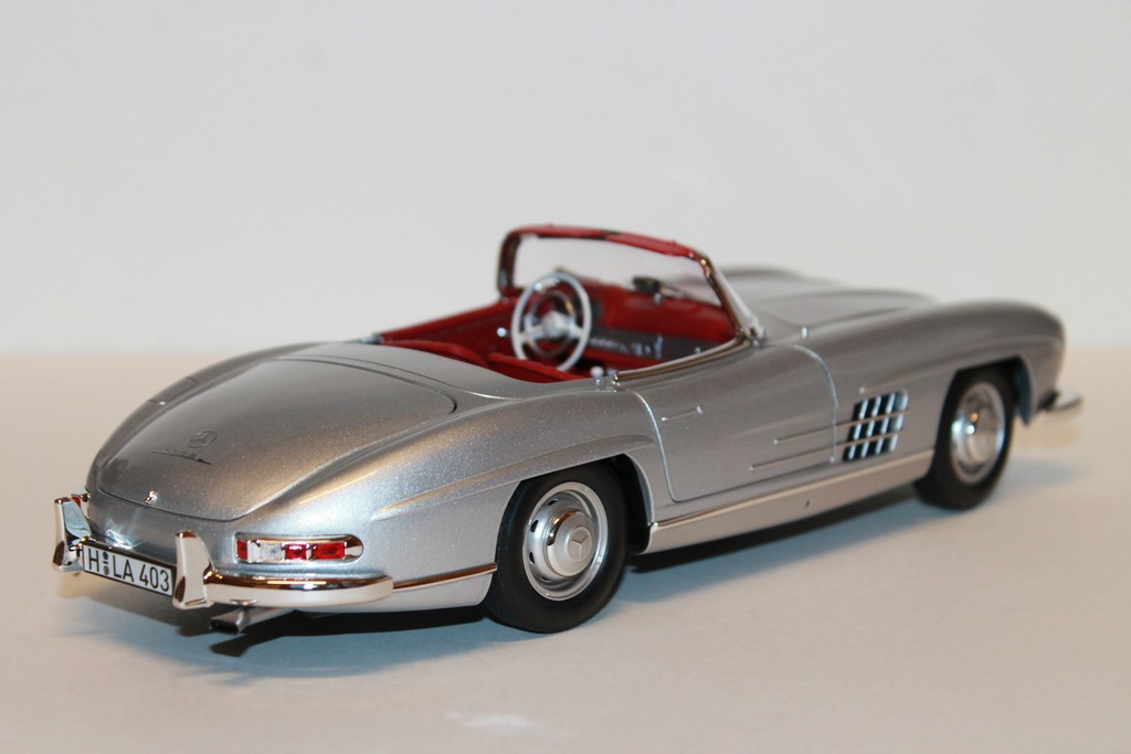 MERCEDES-BENZ 300 SL ROADSTER SILVER 1957 NOREV 1/18°