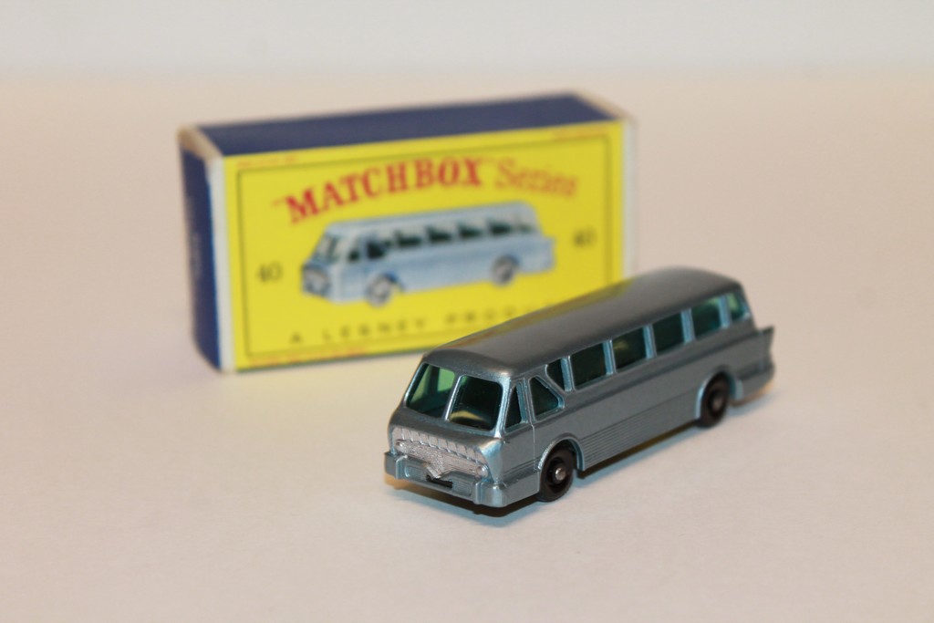 LONG DISTANCE BUS COACH MATCHBOX 1/64°