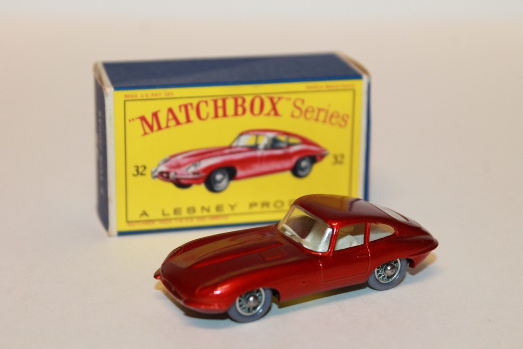 JAGUAR TYPE E RED MATCHBOX 1/64°