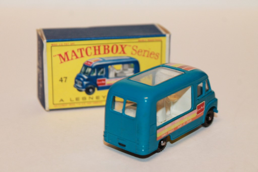 COMMER LYONS MAID ICE-CREAM MOBILE SHOP BLUE MATCHBOX 1/64°