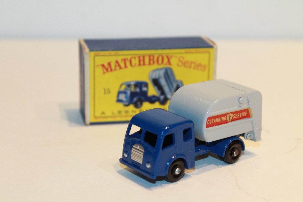 Matchbox refuse truck shop