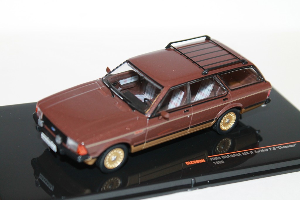 FORD GRANADA MKII TURNIER 2.8 "CHASSEUR" 1980 IXO 1/43°