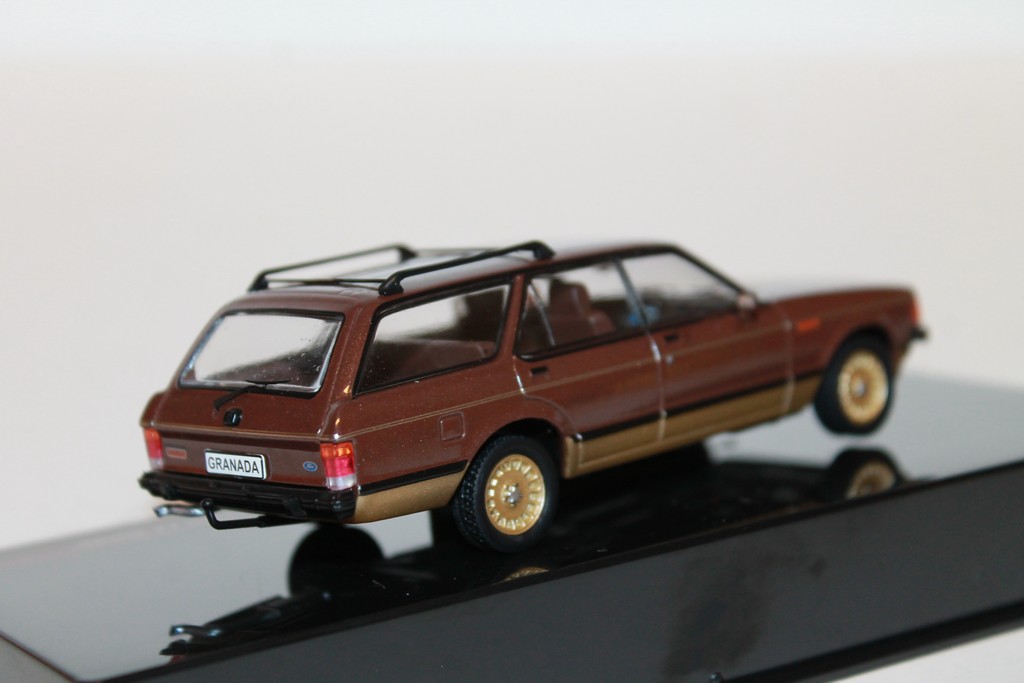 FORD GRANADA MKII TURNIER 2.8 "CHASSEUR" 1980 IXO 1/43°