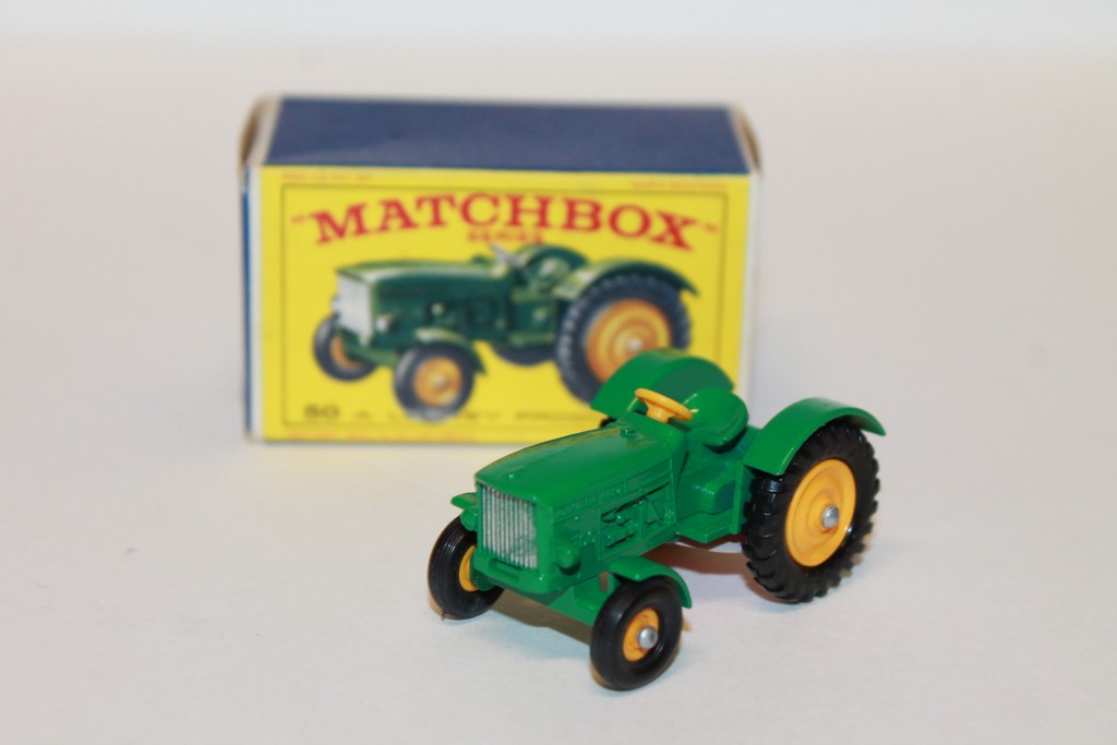 TRACTOR MATCHBOX 1 64
