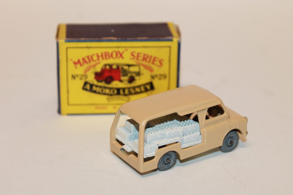 BEDFORD MILK TRUCK MATCHBOX SERIES A 1/64°