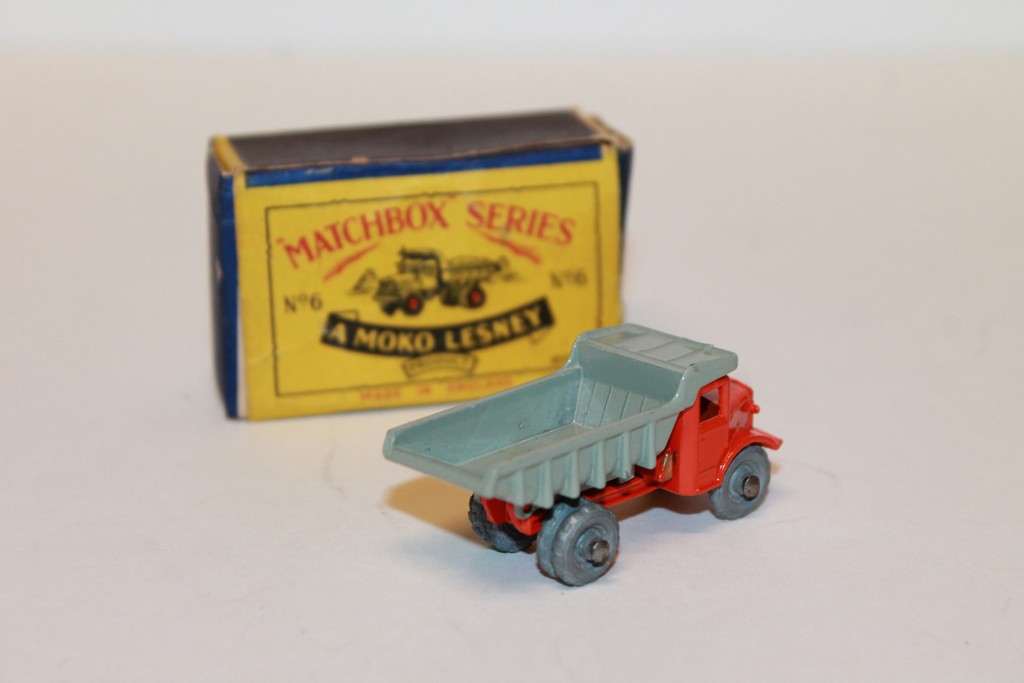 CAMION BENNE MATCHBOX SERIE A 1/64°