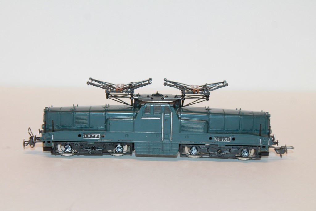 LOCOMOTIVE ELECTRIQUE SNCF BB-12061 HORNBY 1/87°