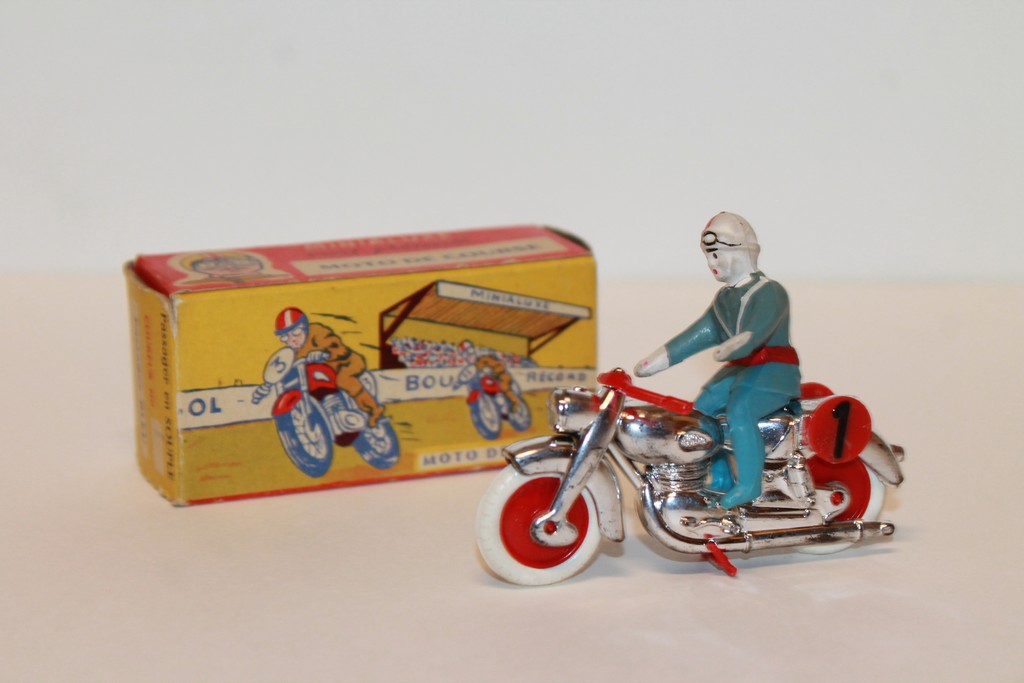 MOTO DE COURSE AVEC PASSAGER MINIALUXE 1/32°