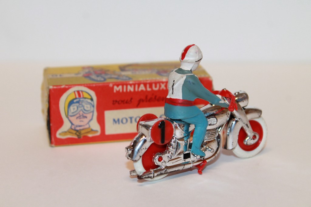 MOTO DE COURSE AVEC PASSAGER MINIALUXE 1/32°