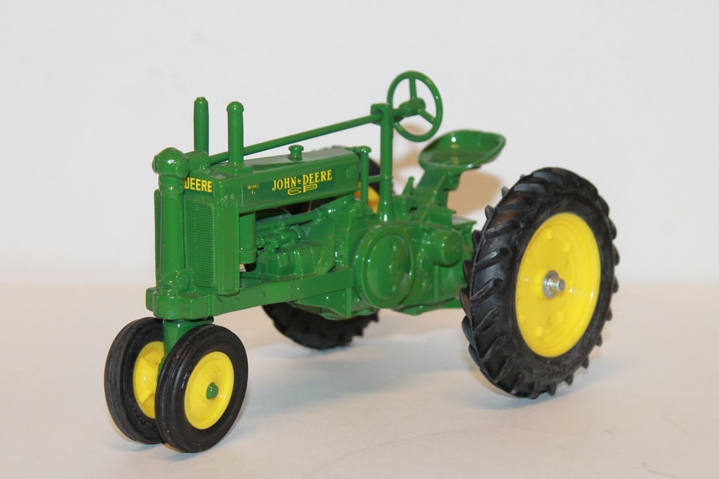 TRACTEUR JOHN DEERE G ERTL 1937 1/16°