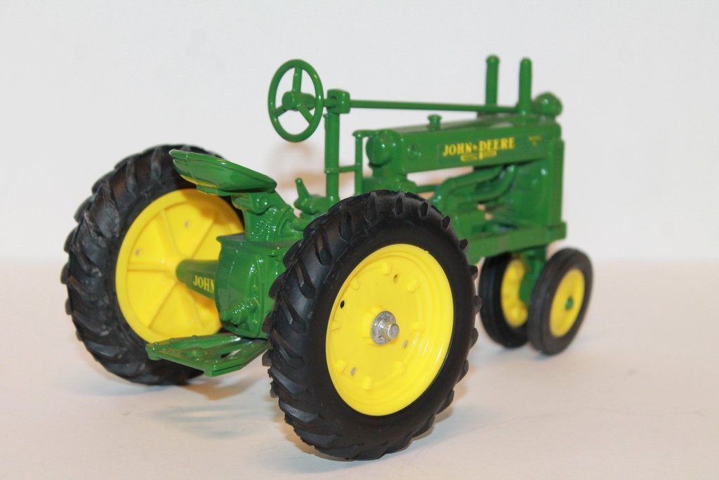 TRACTEUR JOHN DEERE G ERTL 1937 1/16°