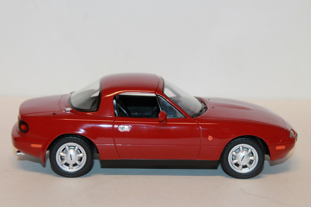 MAZDA MX-5 1989 RED NOREV 1/18° MAZDA MX-5 1989 RED NOREV 1/18°