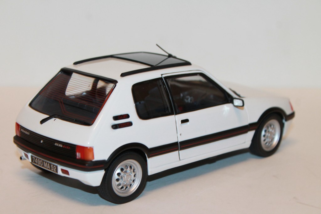 PEUGEOT 205 GTI 1.6 1988 WHITE NOREV 1/18°