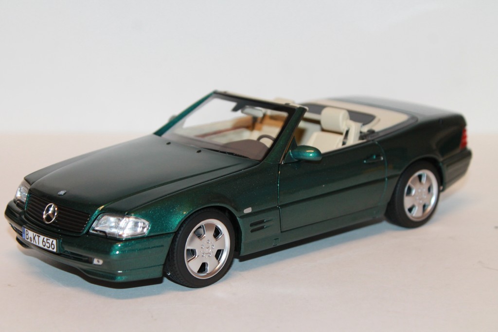MERCEDES-BENZ 500 SL 1999 GREEN METALLIC NOREV 1/18°