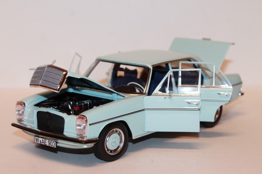 MERCEDES-BENZ 200 1968 LIGHT BLUE NOREV 1/18°