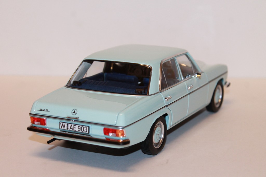 MERCEDES-BENZ 200 1968 LIGHT BLUE NOREV 1/18°