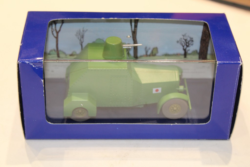 L’AUTOMITRAILLEUSE BLINDÉE LE LOTUS BLEU EN VOITURE TINTIN ANNÉE 20-30