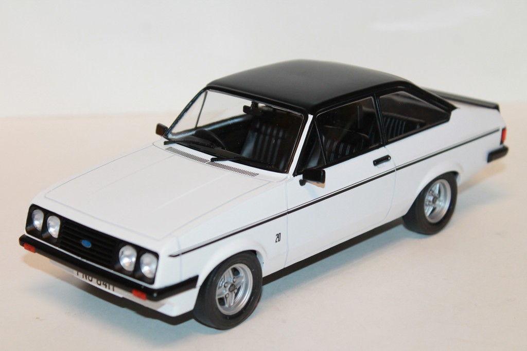 FORD ESCORT MK II RS 2000 WHITE 1979 MODEL CAR GROUP 1/18°