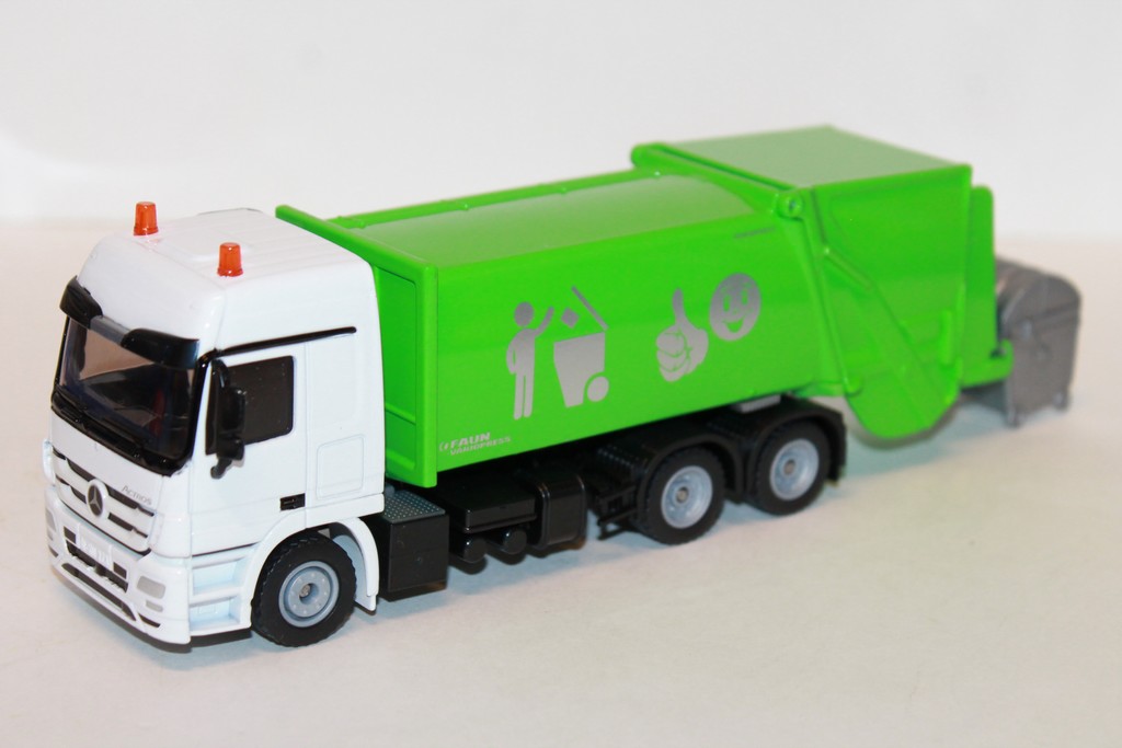 MERCEDES ACTROS POUBELLE SIKU 1/50*