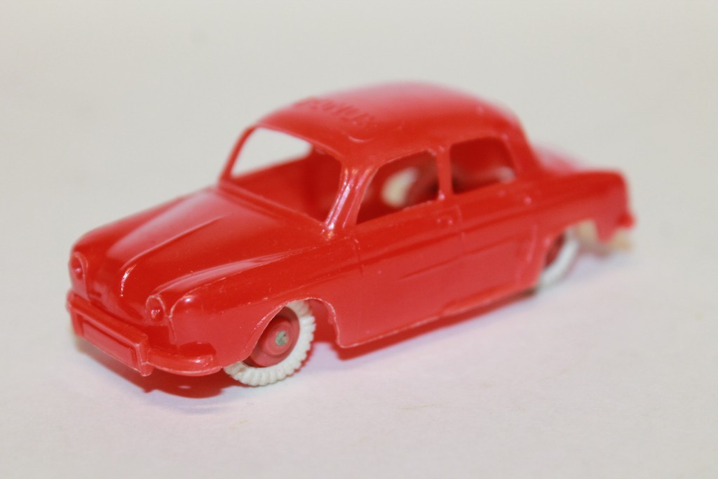 RENAULT DAUPHINE ROUGE 1959 CLE 1/48°