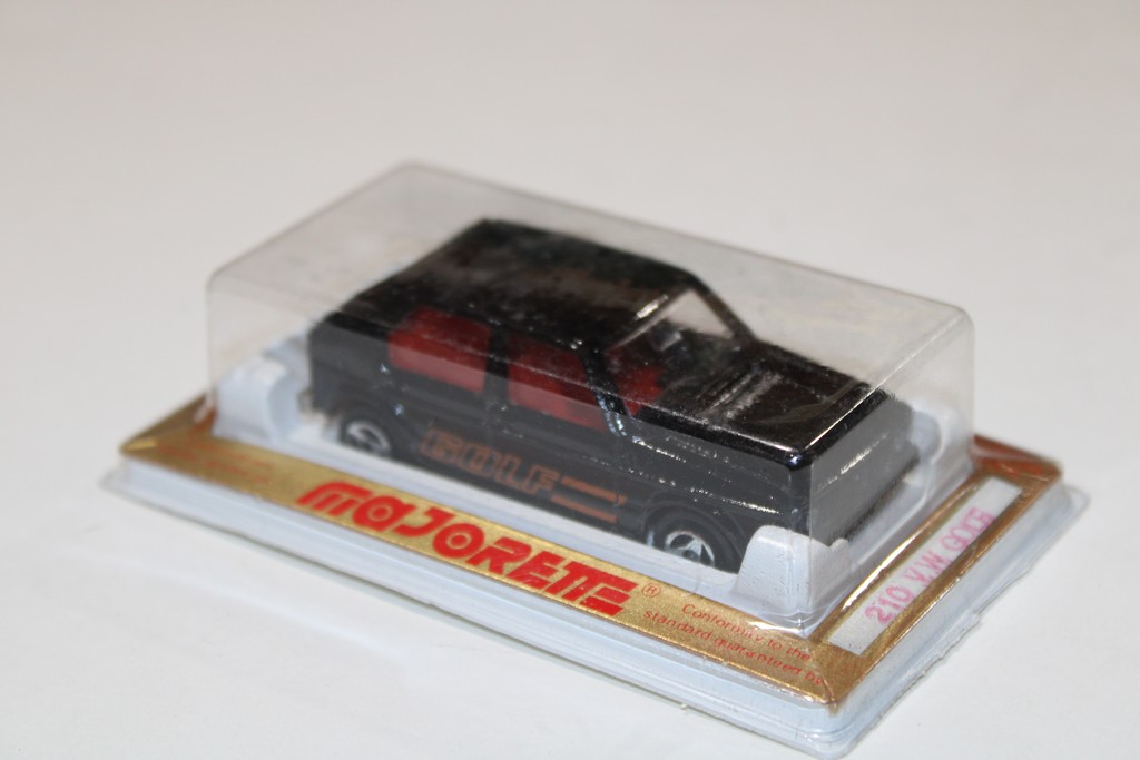 VW GOLF 1 NOIR MAJORETTE 1/64°