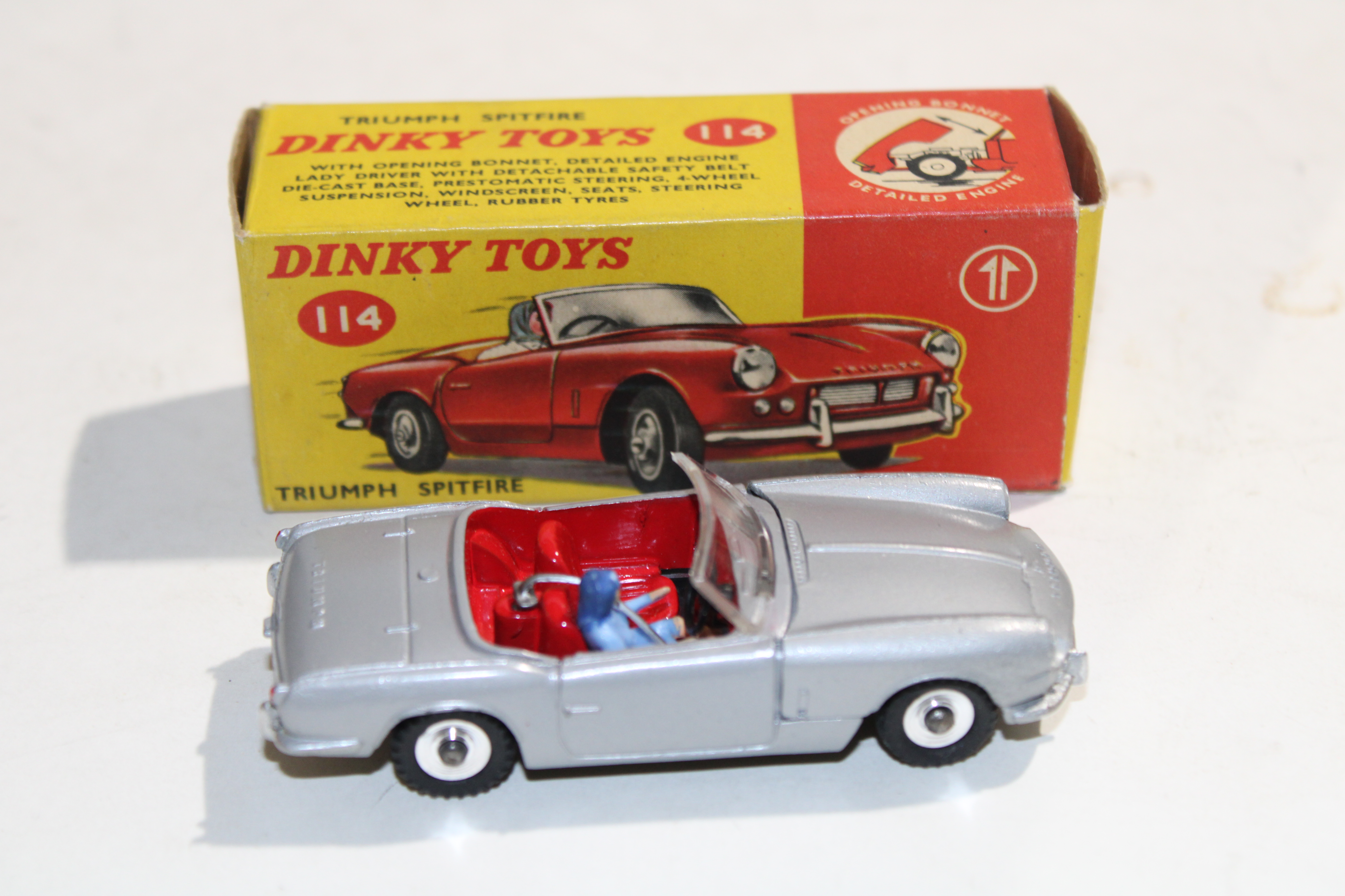 Triumph Spitfire Dinky Toys 1/43°