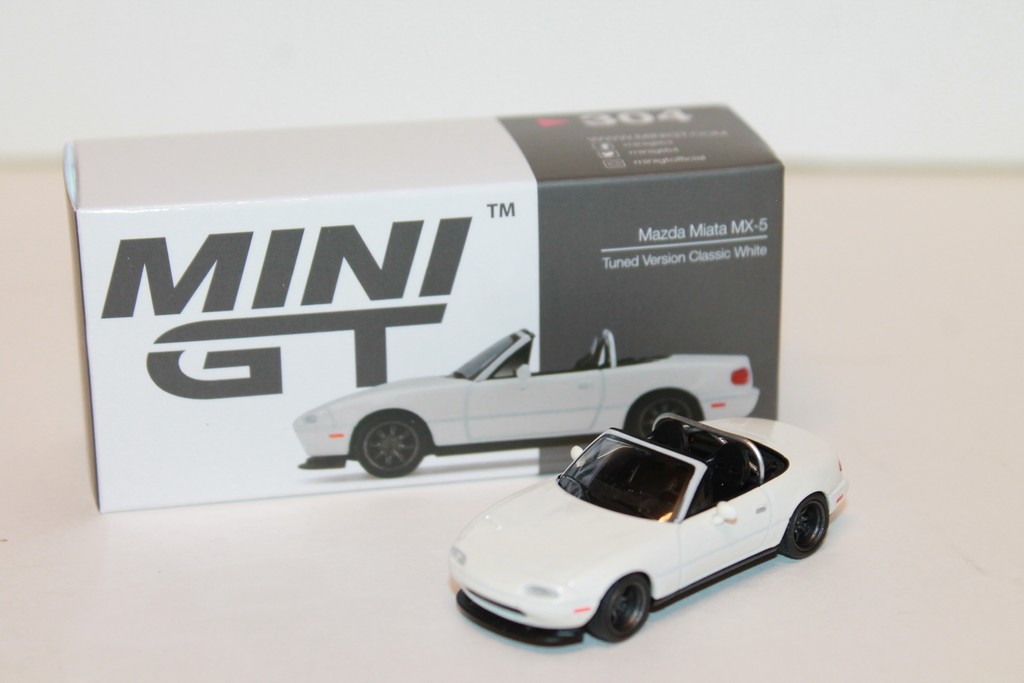 MAZDA MIATA BLANC MX-5 MINI GT 1/64°