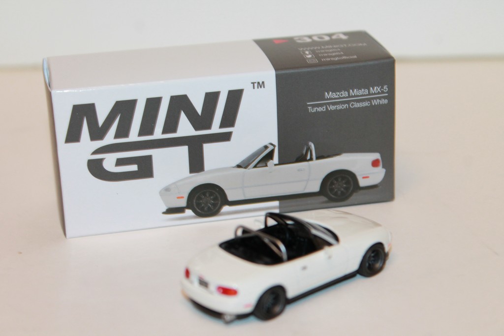 MAZDA MIATA BLANC MX-5 MINI GT 1/64°