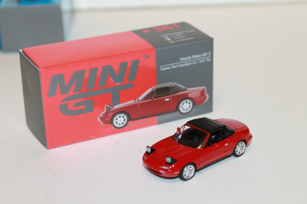 MAZDA MIATA ROUGE MX-5 MINI GT 1/64°