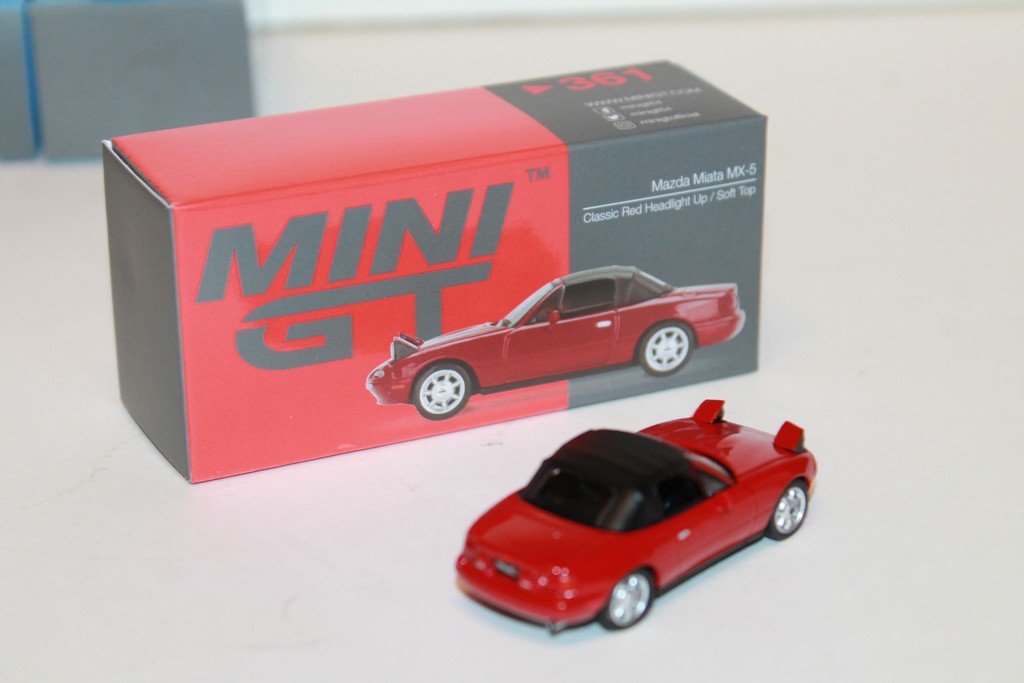 MAZDA MIATA ROUGE MX-5 MINI GT 1/64°