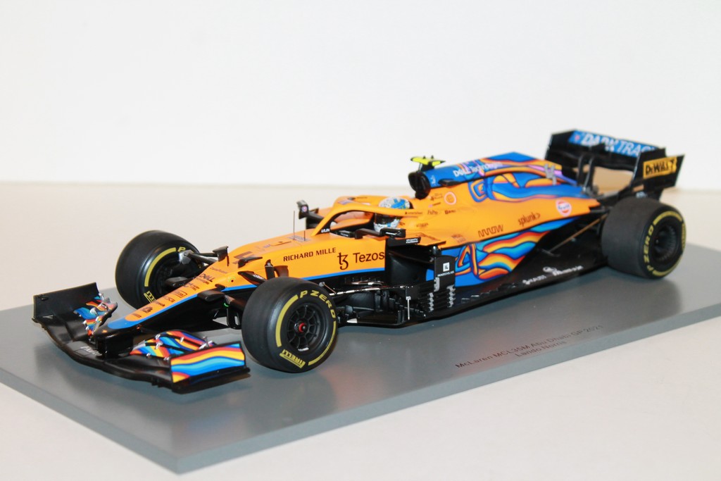 1/18 McLaren MCL35M Abu Dhabi No.4 ノリス