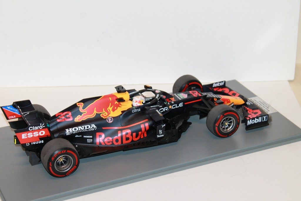 RED BULL RACING HONDA RB16B N°33 VAINQUEUR GP ABU DHABI VERSTAPPEN 2021 SPARK 1/12°